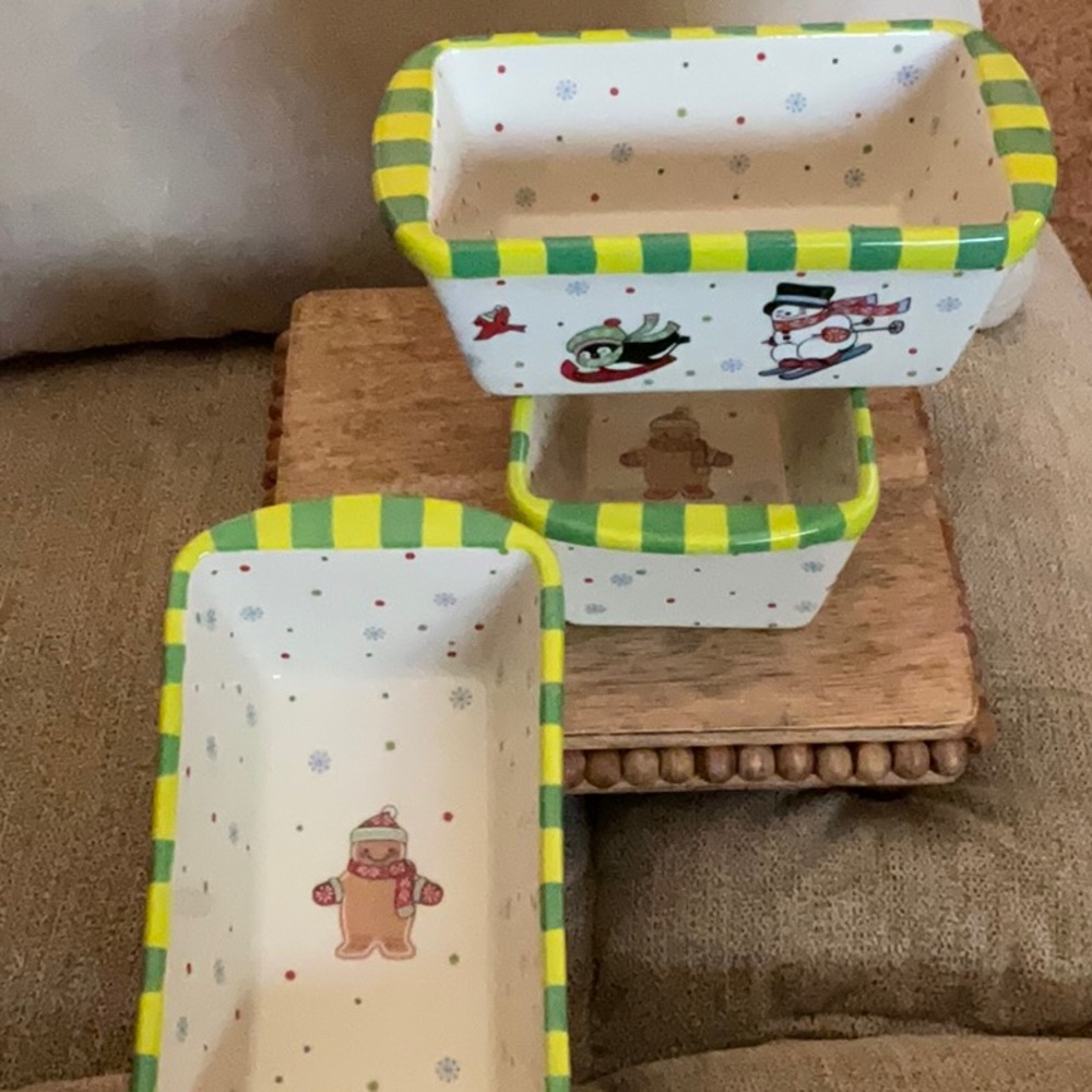 Temptations Holiday Ovenware by Tara Winter penguins 12 oz Mini Loaf Pans (3) - Picture 2 of 14